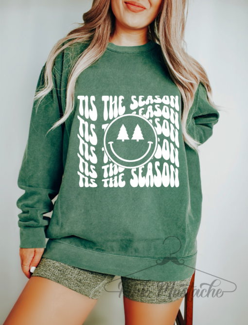 Green Comfort Colors Tis The Season Smiley Christmas – Sweatshirt