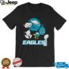 Snoopy and Woodstock walking Philadelphia Eagles shirt